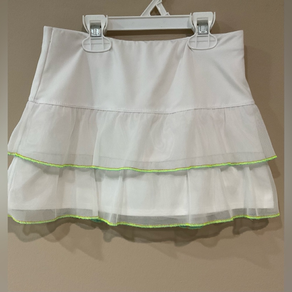 🌼🌼Lucky in Love Girl’s White Layered Skorts, Size M (10-12)